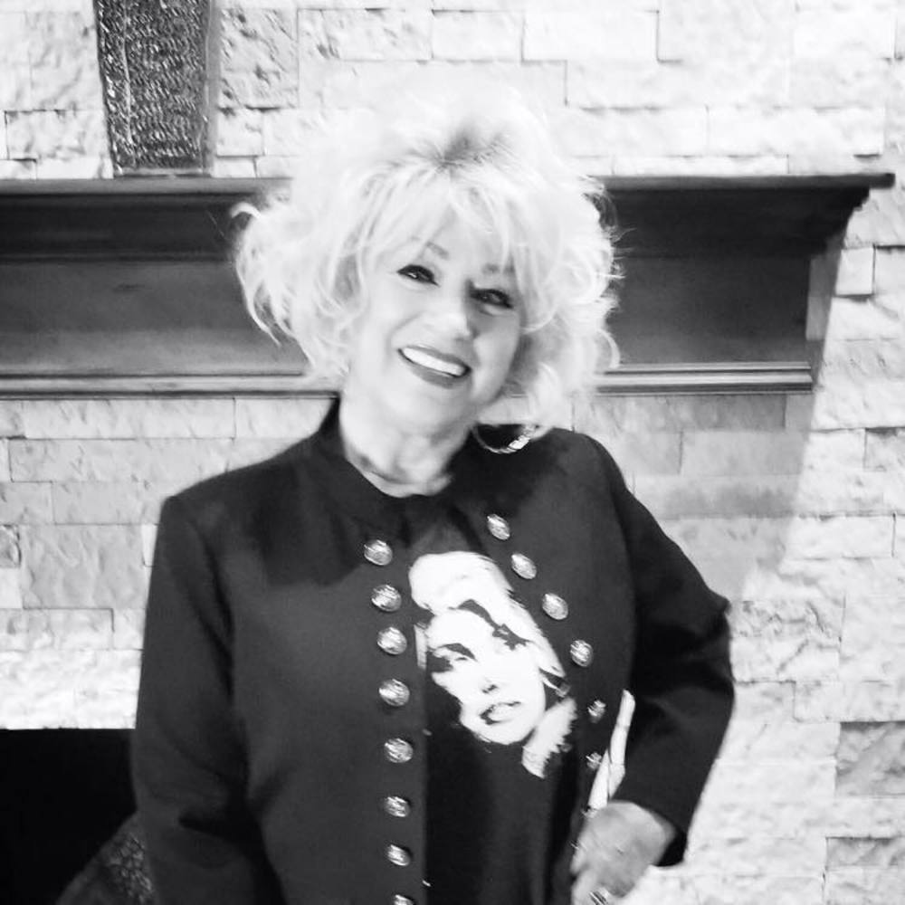 Meet your Posher, Angela